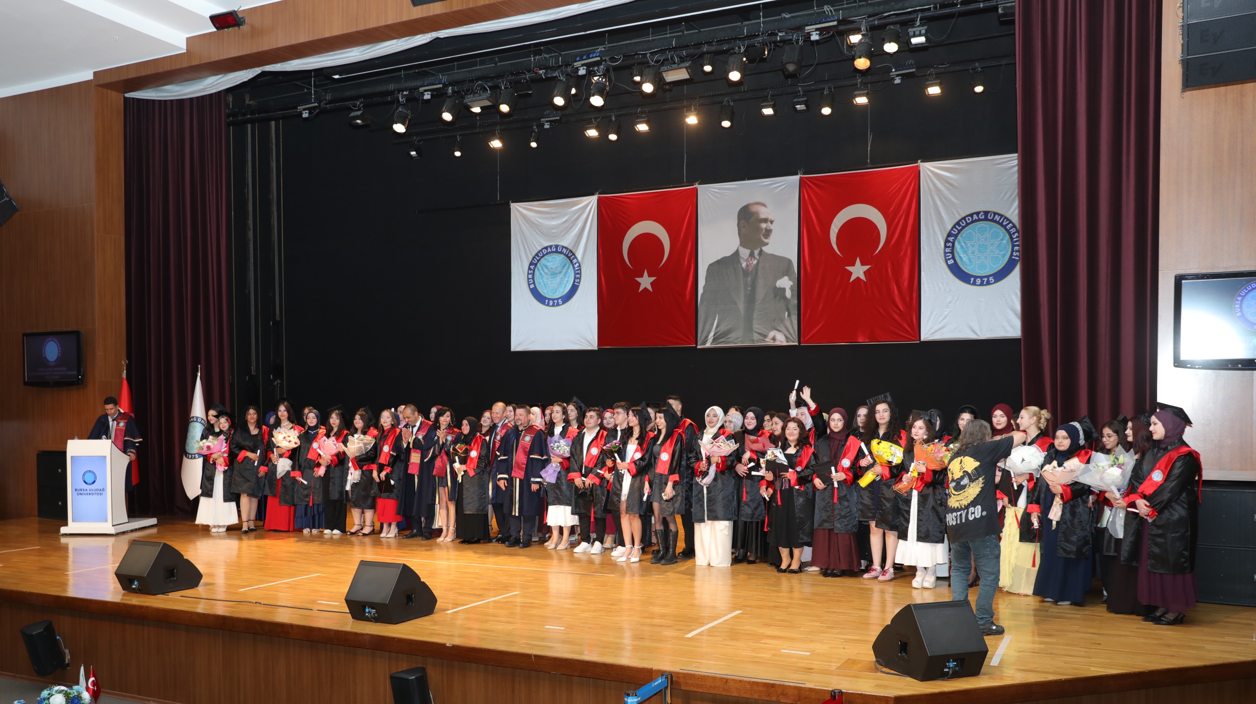 MESLEK YÜKSEKOKULUMUZDA 2026 MEZUNİYET SEVİNCİ